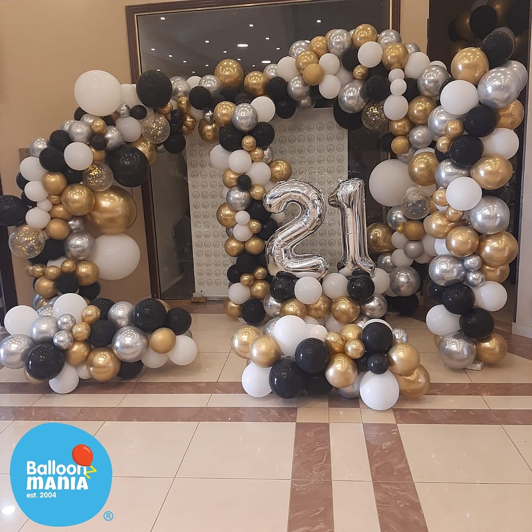 ORGANIC BIRTHDAY BALLOON ARCH